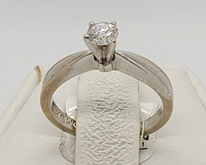 (NI-2330) Bague pour femme en or blanc 14 carats