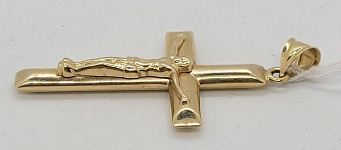 (N78500-2) Unisex 10K Yellow Gold Crucifix Pendent