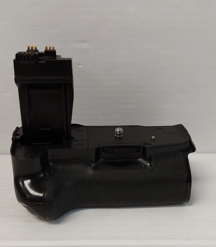 (N81181-3) Canon BP-550D Grip w/ 2 Battery Inserts