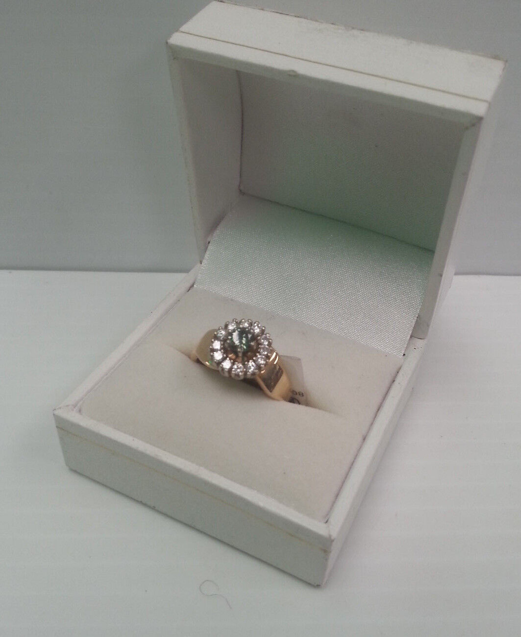 (N10568) 14K Dual Gold Ladies Ring with Green Stone & 12 Diamonds