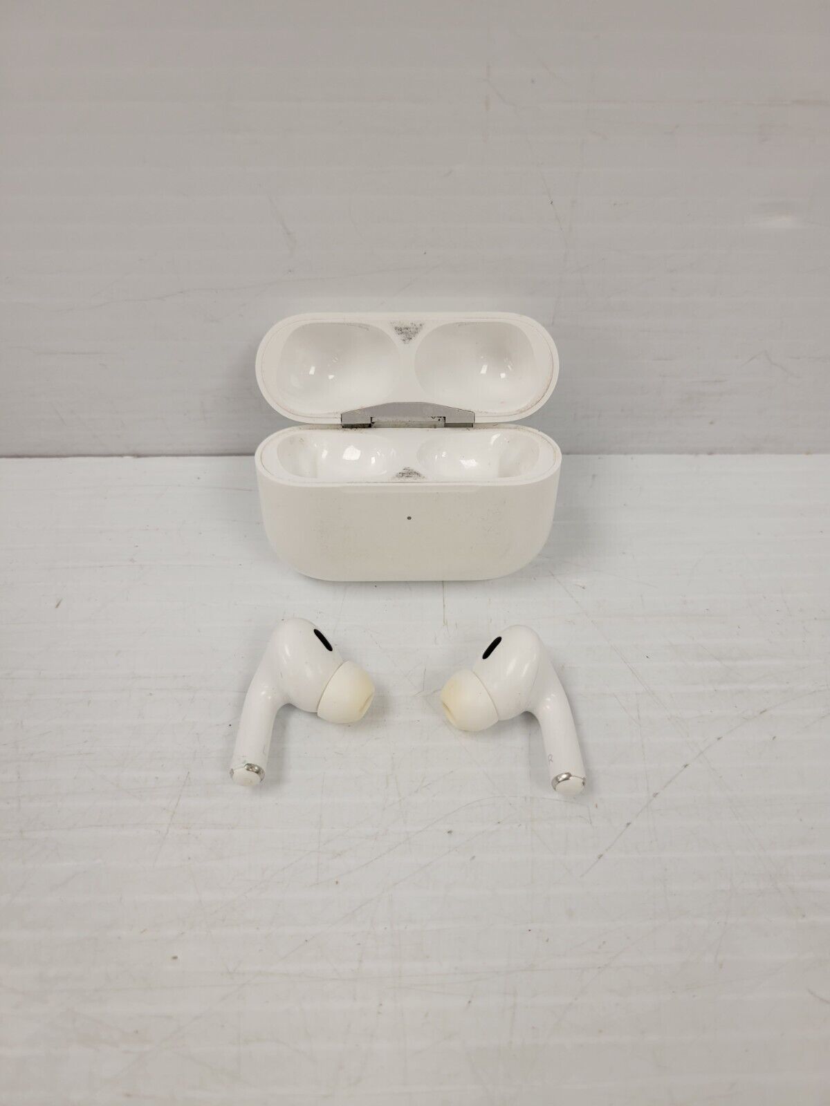 (53065-1) Apple A2700 AirPods-2nd Gen