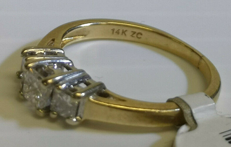 (N43080) 14K Duo Gold Ring w/ 3 Princess Diamonds