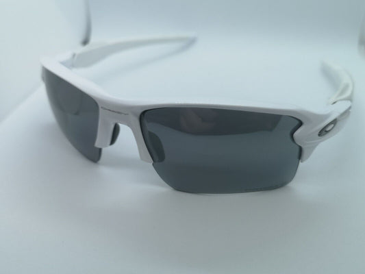 (N013613) Oakley Flak 2.0 Sunglasses