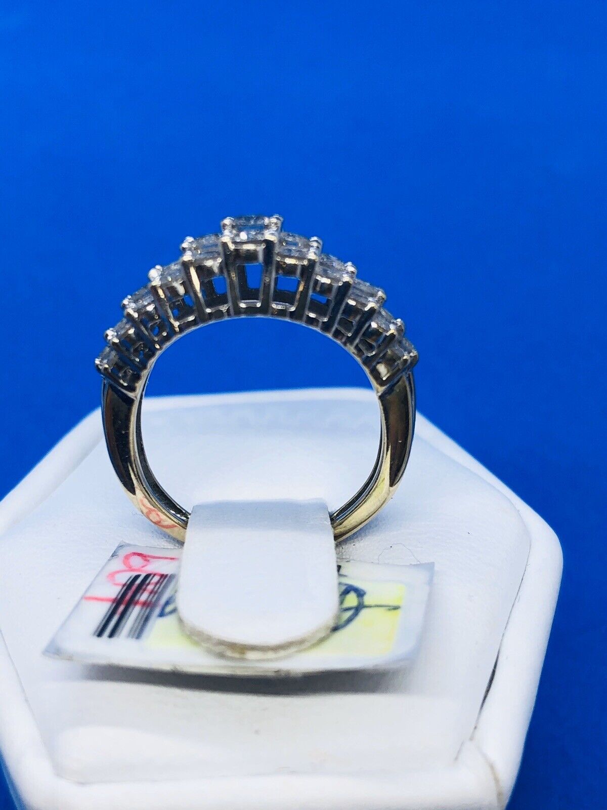 (N11328) White Gold Ring w/ Diamonds