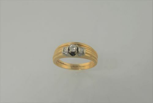 (I-6621-507A) 14K GOLD MULTISTONE DIAMOND RING