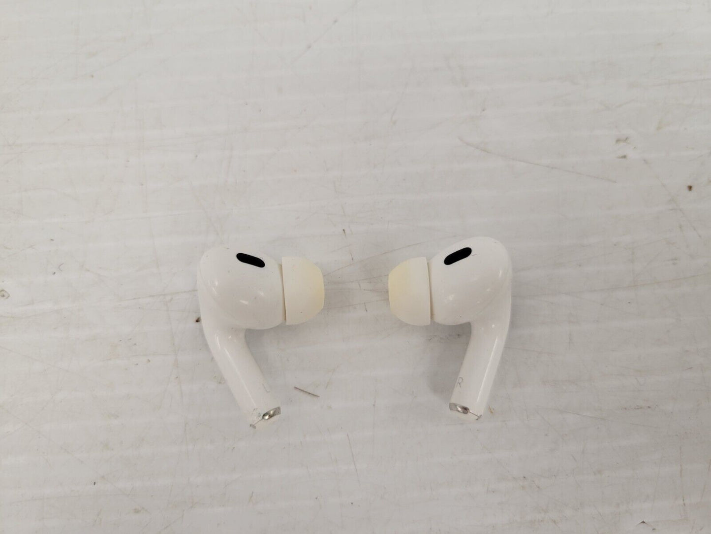 (53065-1) Apple A2700 AirPods-2nd Gen