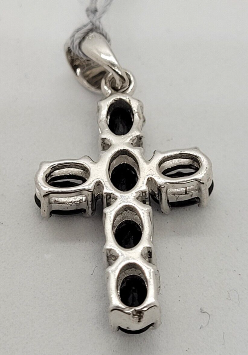 (N68322-4) Ladies 925 Silver Cross Pendent